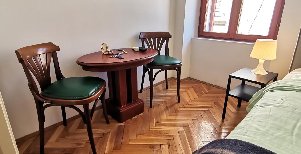 Studio Apartment L&G ロヴィニ エクステリア 写真