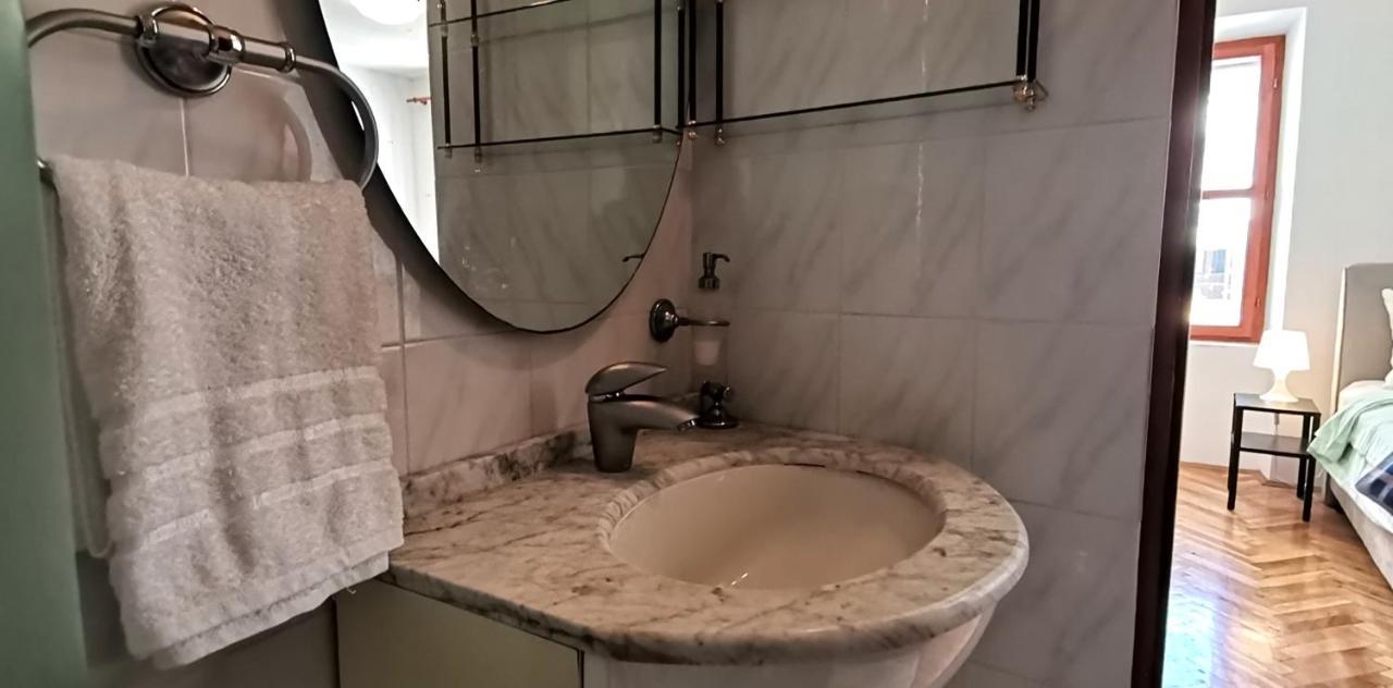 Studio Apartment L&G ロヴィニ エクステリア 写真